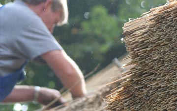 professional Normanton On The Wolds thatchers